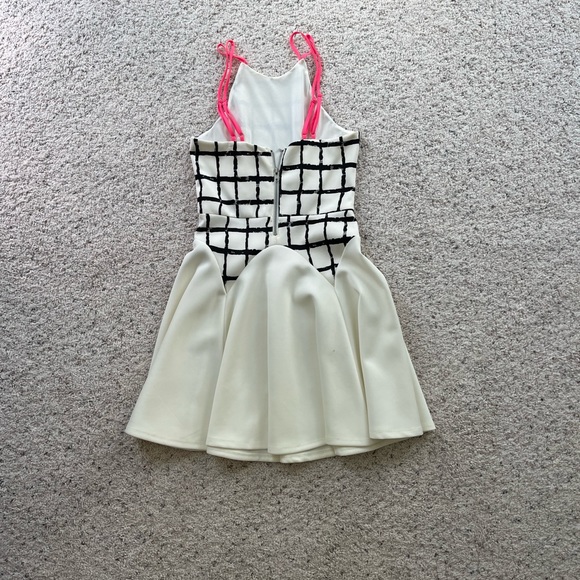 Boutique dress - Picture 2 of 3